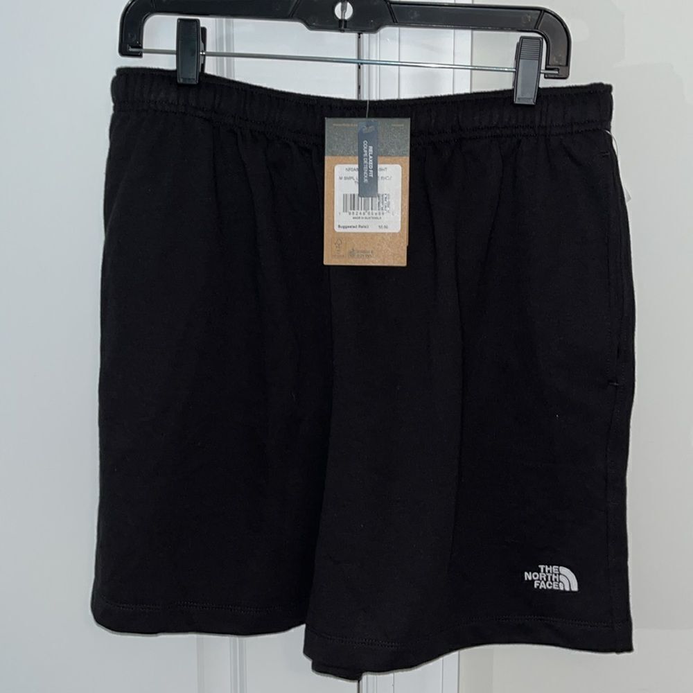 NWT New $55 The North Face Mens Black Half Dome men’s fleece shorts M work out